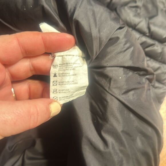 MT Mountaineering puffer vest XL (3925) - Picture 7 of 7